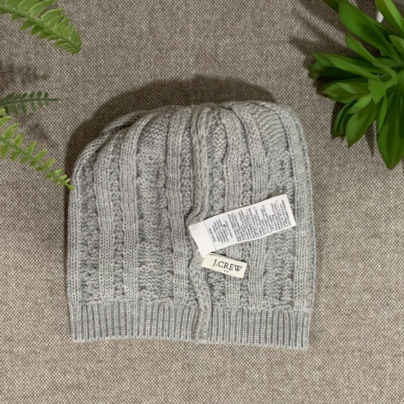 J.CREW FACTORY Gray Cable Knit Beanie with Cream Pom Pom - Picture 4 of 8